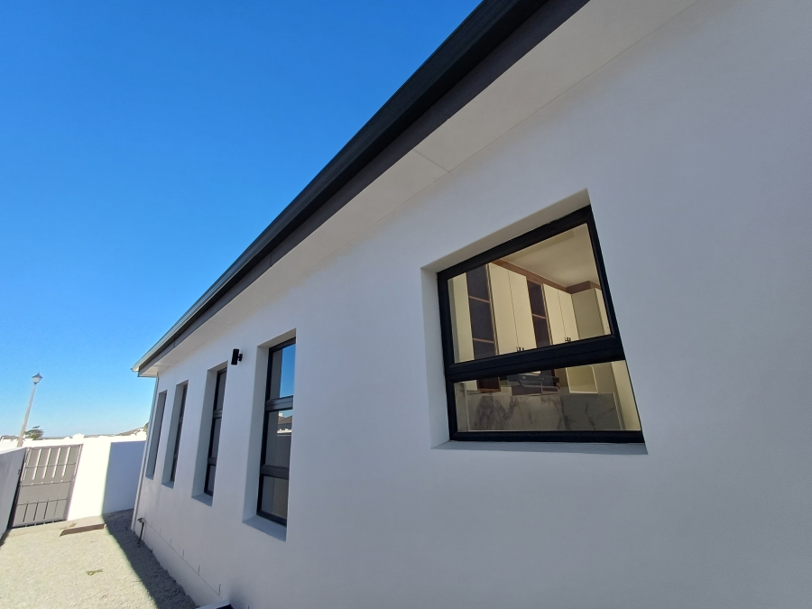 3 Bedroom Property for Sale in Sandy Point Western Cape